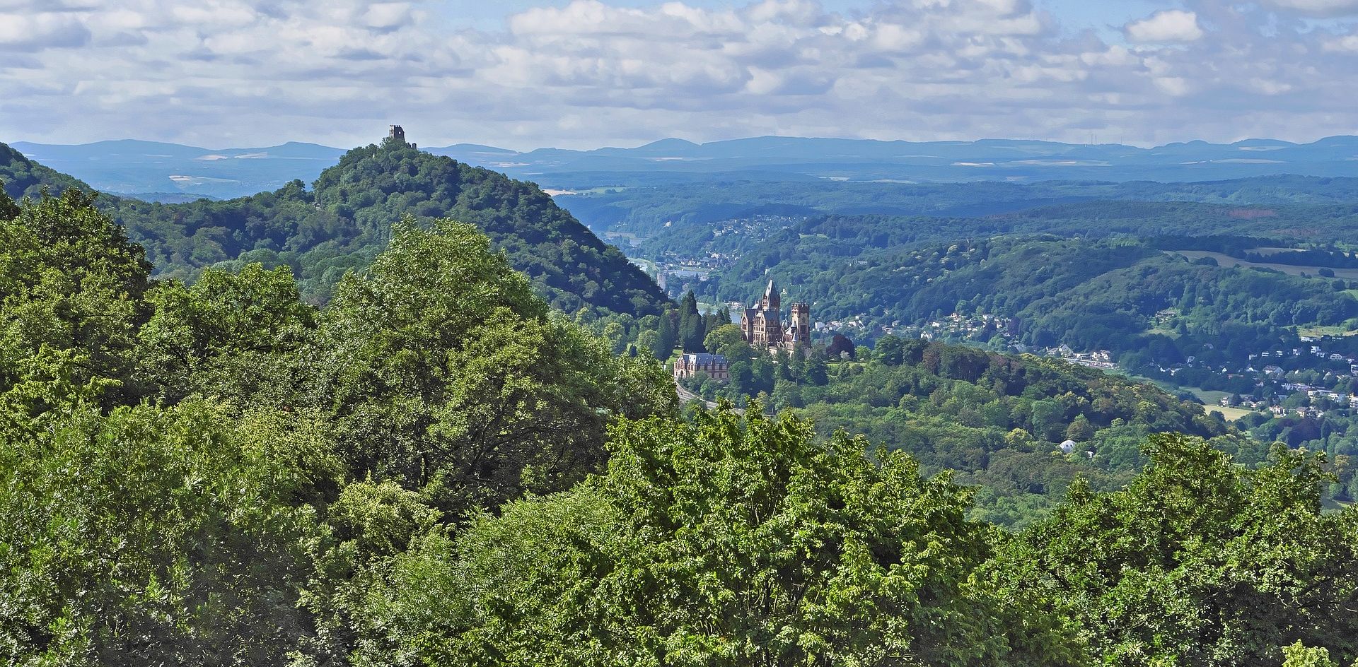 Panorama um den Drachenfels in der Nähe von Bonn